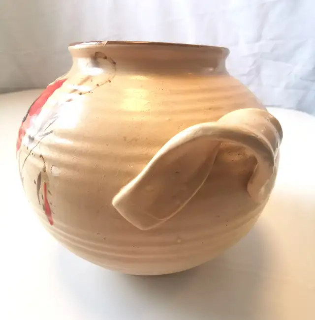 Share Ceramic Poppy Vase Wide Scroll Handles Art Deco Circa 1940 in Home Décor & Accents in Markham / York Region - Image 8