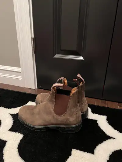 New Blundstones size 6, View more