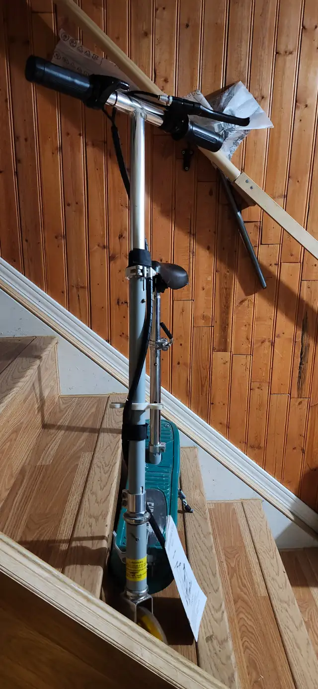 Electric scooter in Other in Mississauga / Peel Region - Image 4