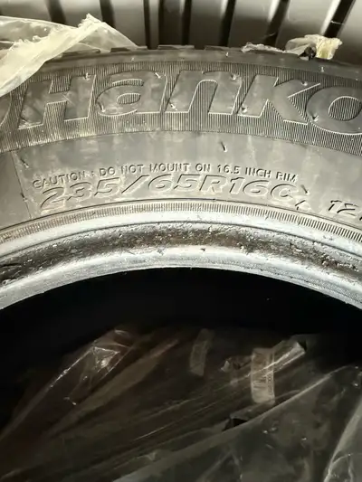 Hi selling winter tire 235 65R 16c for 16.5 rims came out from ford transit cargo