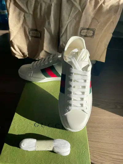 Gucci Sneakers. Men’s size EU 39/US 5. Equivalent to Women’s EU 39/US size 9. Brand new. Never worn....