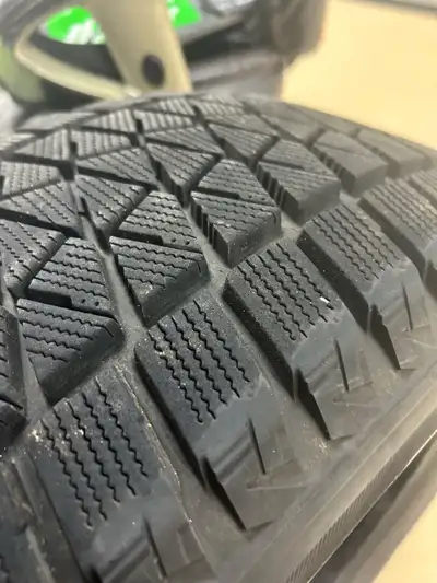 245 55 19 winter blizzak tires used on winter. NOT on RIMS. measuring 8 plus in depth. Used on a for...