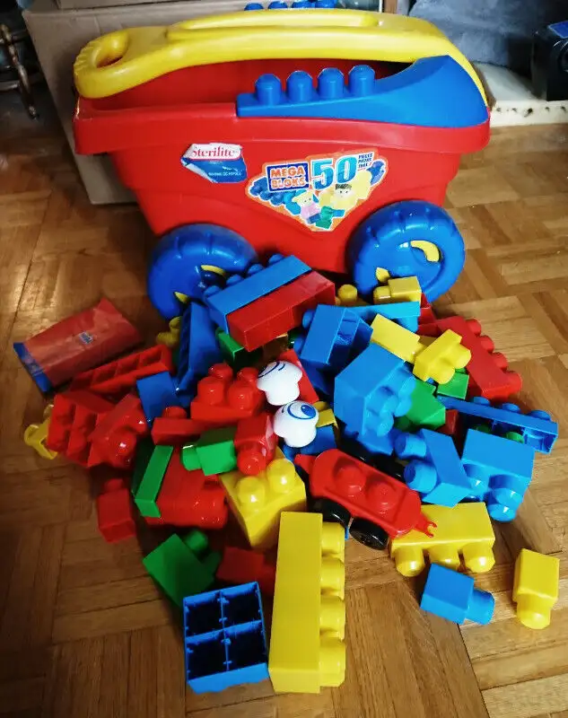 Lego Mega Block Wagon (80 Blocks) in Toys & Games in Oshawa / Durham Region - Image 2