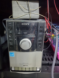 A VENDRE CHAINE STEREO SONY SANS MANETTE