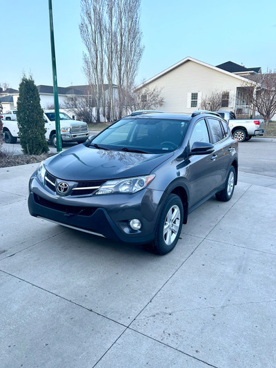 2014 Toyota Rav 4 XLE AWD - pending sold