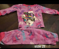 Girl's size 2t Fleece trolls pjs (new with tag)