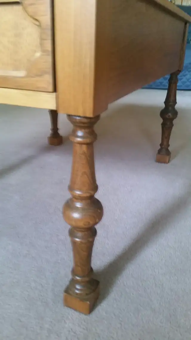 Oak table for sale in Coffee Tables in Renfrew - Image 6