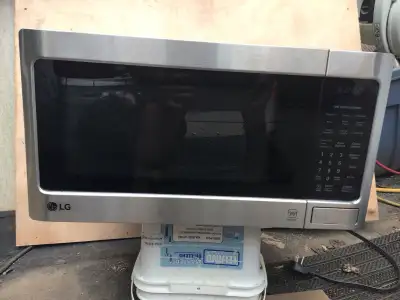 LG Microwave Oven Countertop 1000w 1.1 cu.ft. LMC1050ST, View more