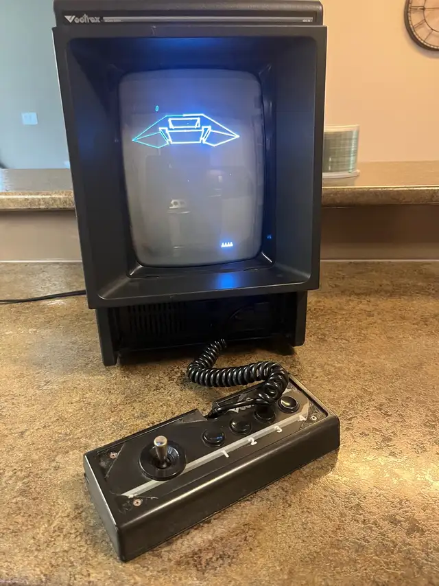 Vectrex console in Older Generation in Winnipeg - Image 5