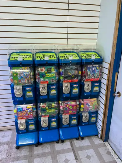 NEW Original Tomy Gacha Toy Capsule Vending Machines - Brandon, View more