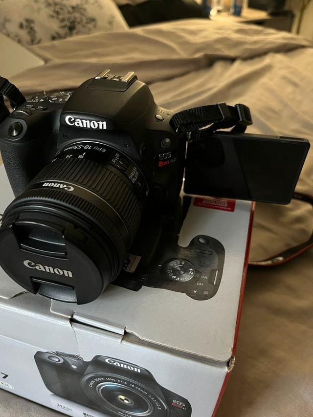 Canon EOS Rebel T7 in Cameras & Camcorders in Leamington - Image 3