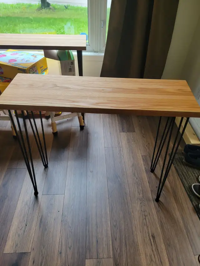 oak  entry way table or kitchen side table in Other Tables in Oshawa / Durham Region - Image 3