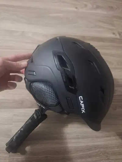 ski/snowboard helmet, View more