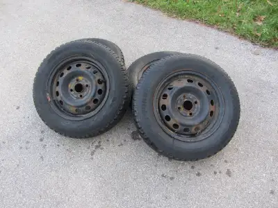 Hankook Ipike Roc1 Winter Snow Tires Set Of 4 On Rims Tires Have Lots of Tread Unfortunately I Do No...