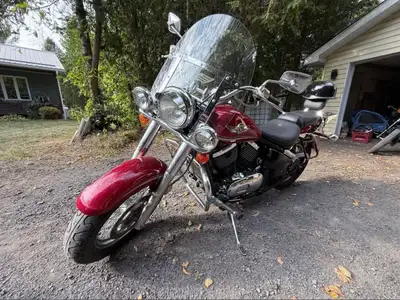 2003 Kawasaki Vulcan 800 Classic for sale. Beautiful grid with chrome clean and runs very well. Tire...