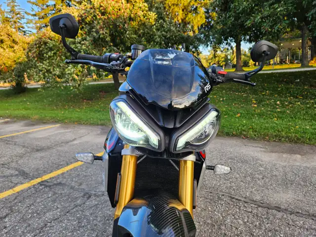 2022 Triumph Speed Triple 1200 RS Mint Low Km's in Sport Bikes in City of Toronto - Image 4