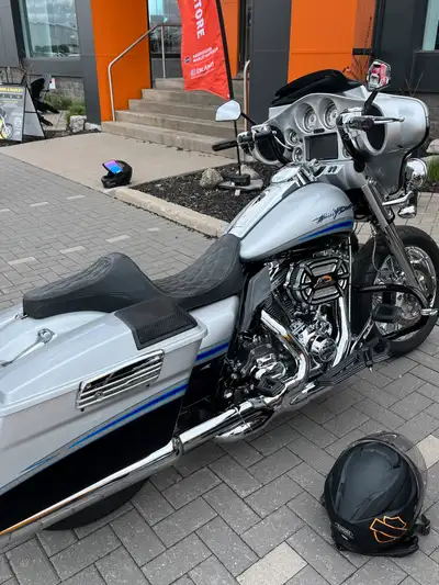 09 CVO Ultra 110cu Flowed dyno’d Tuner Vance header Reinhardts Ohlins all around Reservoirs 8”mini a...