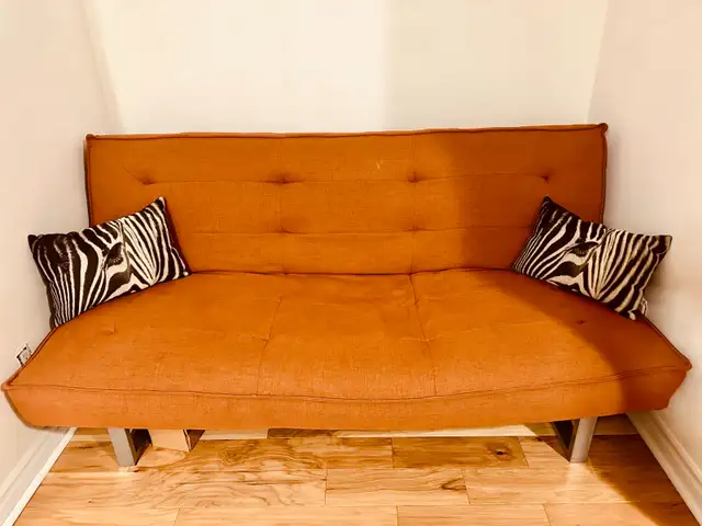 Sofa bed (CLIC Sofa-bed - Structube) in Couches & Futons in Mississauga / Peel Region - Image 2