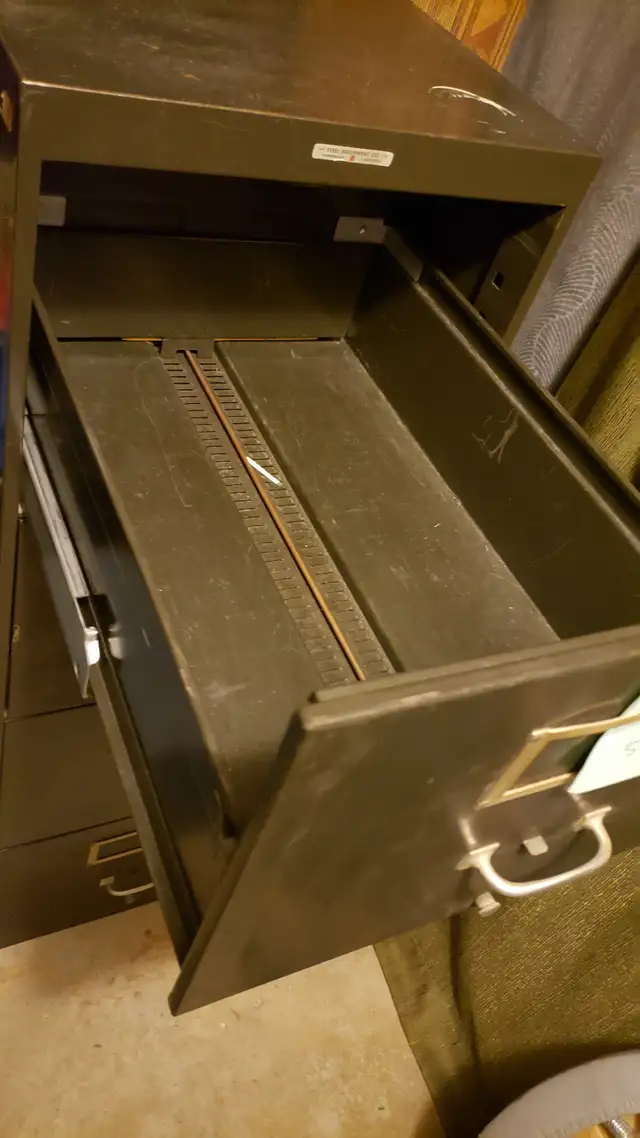 HUGE filing cabinet in Bookcases & Shelving Units in Ottawa - Image 3