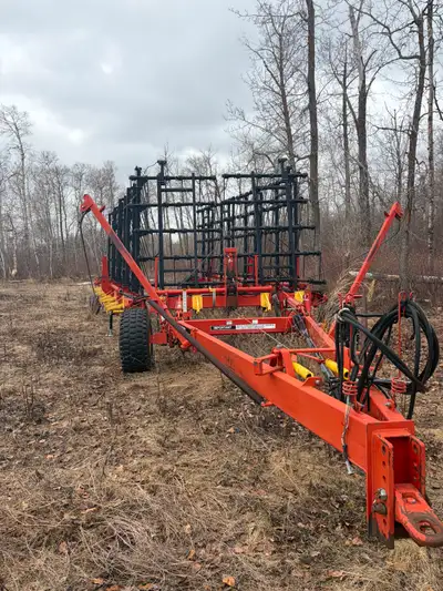 Breaking down heavy crop residue Leveling and smoothing fields after seeding or cultivation Spreadin...