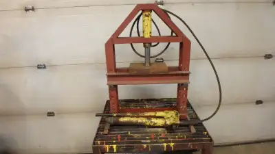 Bench top hydraulic press for sale, View more