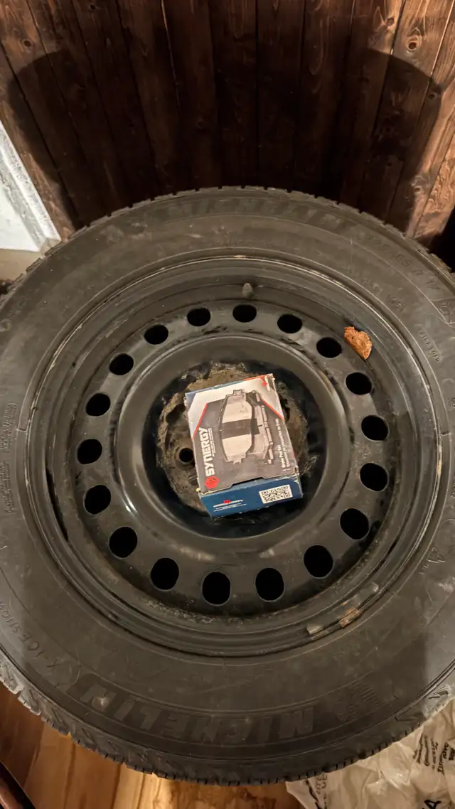 pneus d’hiver 225/65R17 avec jantes in Tires & Rims in Lac-Saint-Jean - Image 5