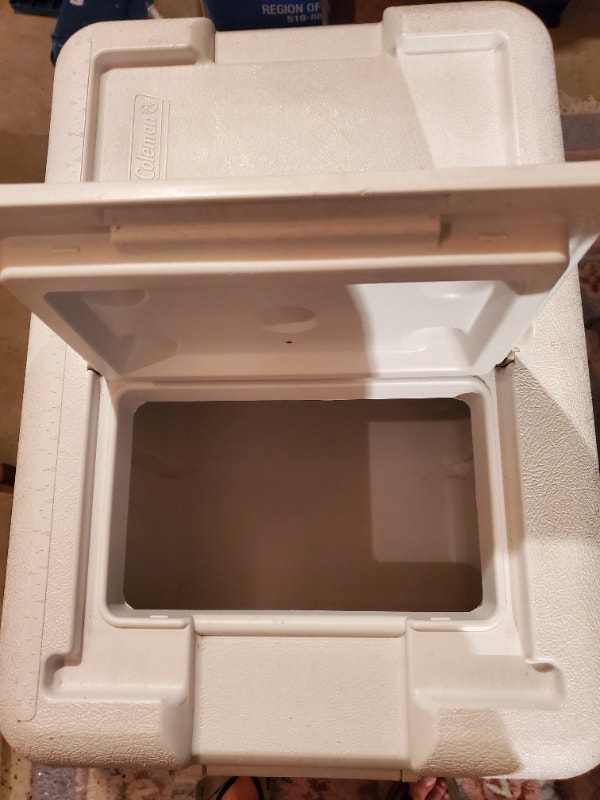 Red coleman cooler 30 Fishing, Camping & Outdoors Kitchener