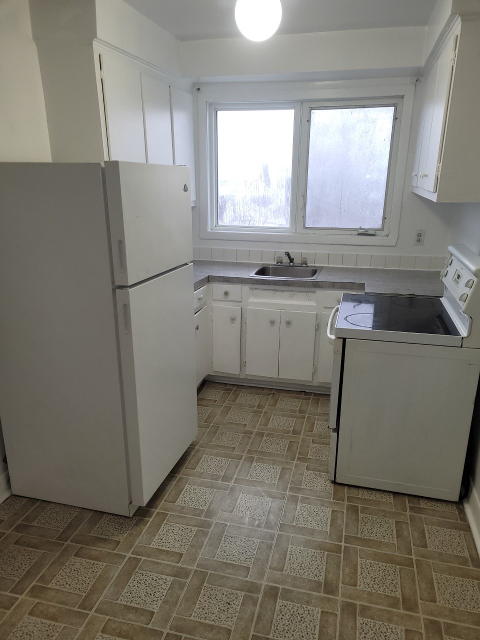 Lasalle Grand 4 ½ disponible pour maintenant ou septembre. — photo 1