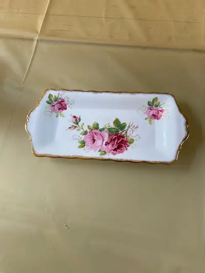 Royal Albert American Beauty Dish, View more