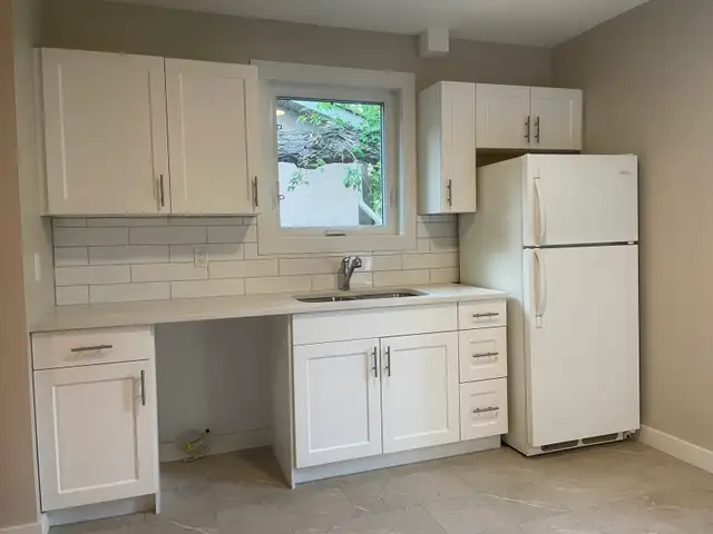 Renovated 4 Bedroom Home near Gyro Park - Fully Fenced Yard in Long Term Rentals in Lethbridge - Image 4
