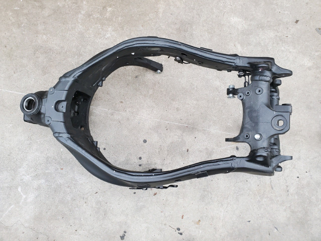 2019 Kawasaki Ninja ZX6R FRAME (clean title) in Motorcycle Parts & Accessories in Vernon - Image 3