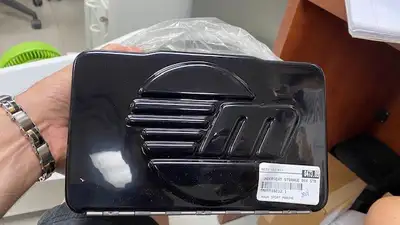 Boitier de storage sous siège pilote pour plusieurs modèle Malibu des années 2018 et environ Neuf! r...