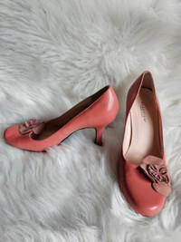 Kenneth Cole coral Pink Heeled Shoes Size 7