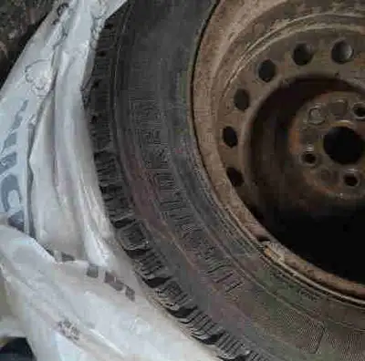 If the ad is up they're still available 195/65/R15 - Westlake winter tires on 5 bolt rims. Used them...