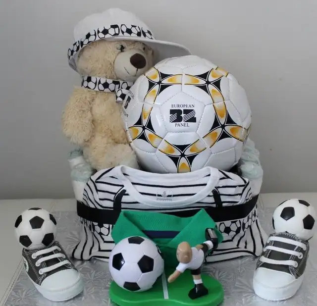 MY DIAPER CAKE CREATIONS in Bathing & Changing in Guelph - Image 9