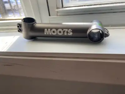 Moots titanium stem 1.1/8 by 25.4.&nbsp;&nbsp;140 ml good shape, View more