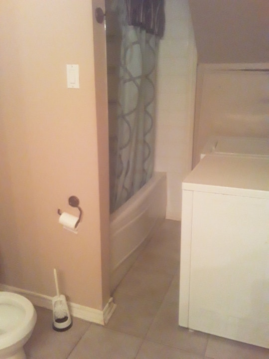 Longueuil grande chambre à louer 750$ — photo 3