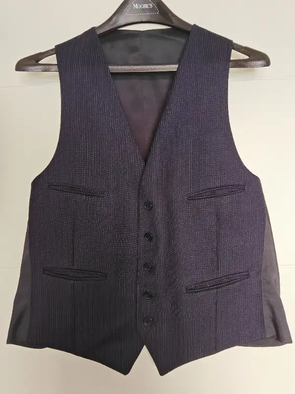 Wm H Leishman Men Formal 3 Piece Wool Suit - 42 Jacket 34 Pants in Men's in Calgary - Image 7