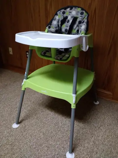 Evenflo 4-in-1 Convertible High Chair. Converts from a high chair to a small table/chair. Only used...