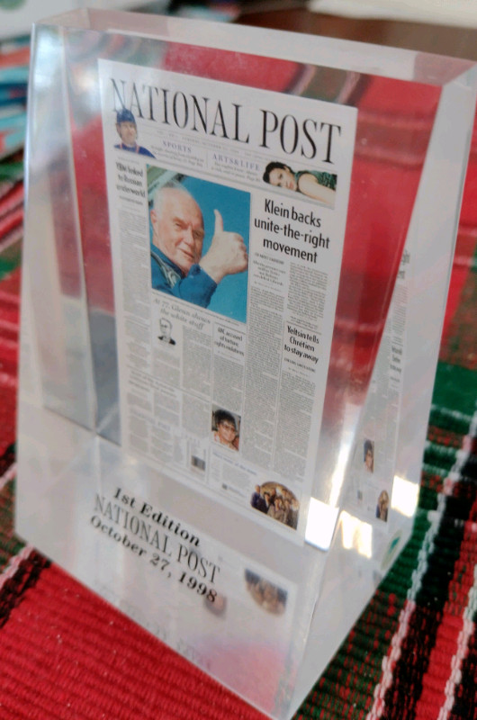 Paperweight 'National Post Newspaper First Edition 1998' in Arts & Collectibles in Muskoka - Image 2