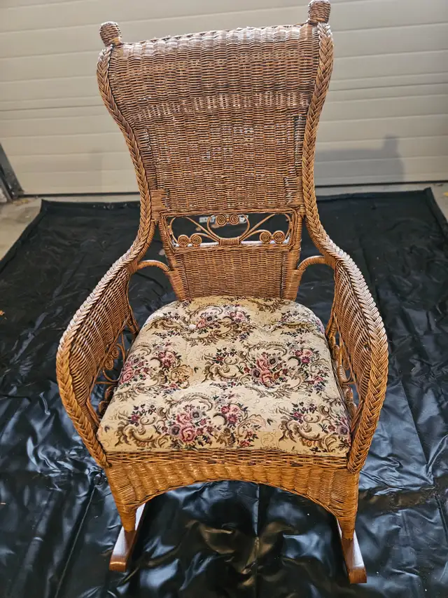 Rattan Rocking Chair in Chairs & Recliners in Cranbrook - Image 2