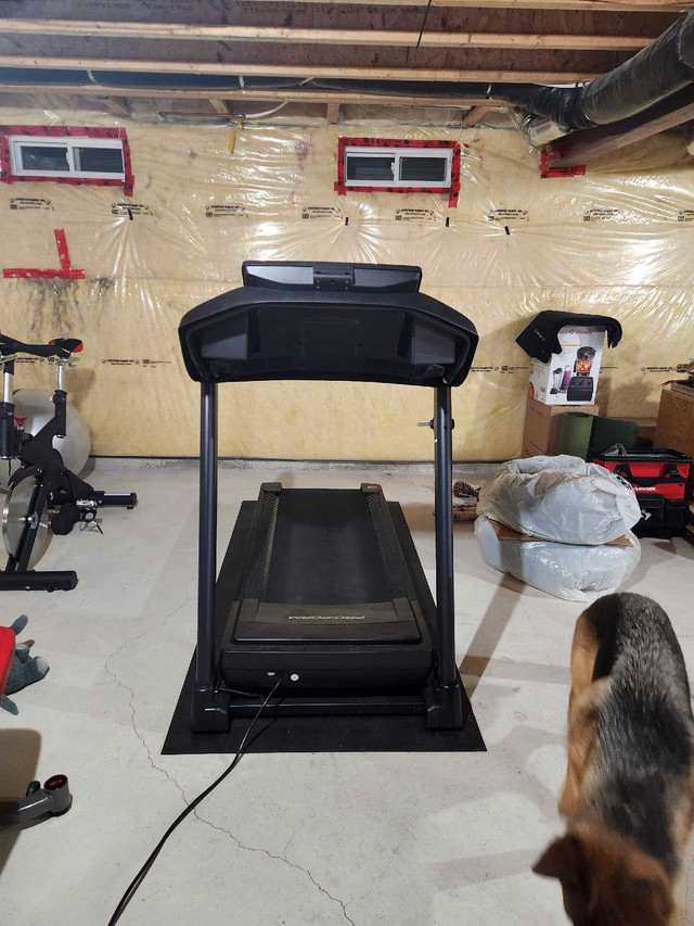 Proform Treadmill in Exercise Equipment in Oshawa / Durham Region