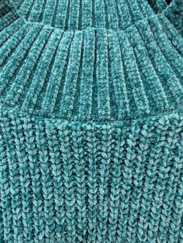 Lulu's Teal Mock Neck Sweater size XS in Women's - Tops & Outerwear in Markham / York Region - Image 6