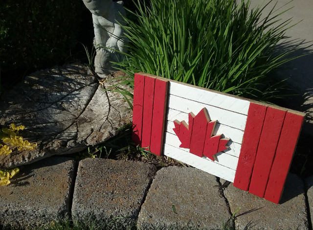 Rustic, Handmade, Wood Canada Flags and Signs in Hobbies & Crafts in Peterborough - Image 2