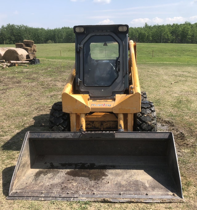 2006 Mustang skid steer Heavy Equipment Edmonton Kijiji