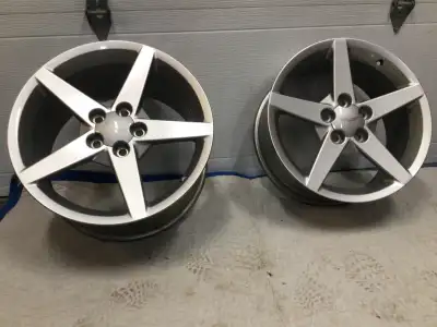 4 Mags de Corvette C6 en très bon état 18 et 19 pouces , 550.$, PAR TÉLÉPHONE seulement. 450 291 503...