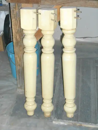 3 pattes anciennes tournées, View more