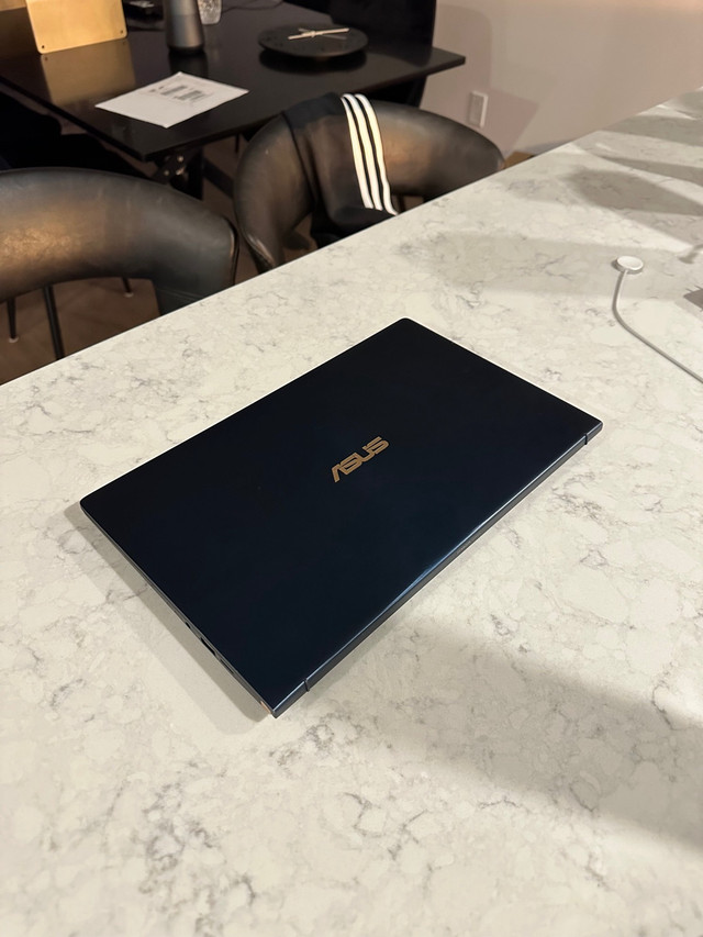 Asus ZenBook 14inch Laptop in Laptops in City of Montréal - Image 3