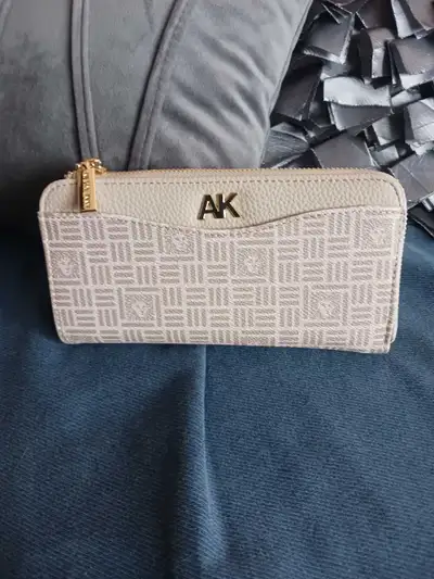 Portefeuille beige Anna Klein neuf , View more