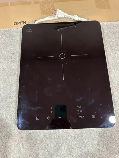Electric cooktop. Used for 3 weeks while our kitchen was being renovated. Perfect condition.